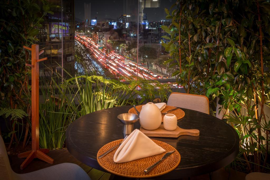 Suites Contempo Mexico City Ngoại thất bức ảnh View from the restaurant